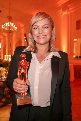 23 04 2022, Vienna Hofburg, ROMY Film u TV Prize, Gala award ceremony of the television prize of ORF u KURIER in the picture Corinna Milborn, with d Award, ROMY Film u TV Prize
