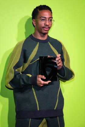 International Woolmark Prize 2022 London, UK. Saul Nash, winner of the International Woolmark Prize at the Photocall at the International Woolmark Prize 2022 FINAL in London on 26th April 2022. LMK405-S260422LSAN-001