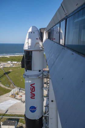 The SpaceX Falcon 9 rocket is vertical with the company s Crew Dragon atop for NASA s SpaceX Crew-4 mission at Launch Pad 39A at NASA s Kennedy Space Center in Florida on April 19, 2022. NASA astronauts Kjell Lindgren, Bob Hines, and Jessica Watson, along with ESA (European Space Agency) astronaut Samantha Cristoforetti, will launch aboard Dragon, named Freedom by the Crew-4 crew, atop the Falcon 9. SpaceX and NASA are targeting no earlier than Wednesday, April 27 for Falcon 9 s launch of Crew-4, Dragon s fourth science expedition mission to the International Space Station, from Launch Complex 39A (LC-39A) at NASA s Kennedy Space Center in Florida. Launch is targeted for 3:52 a.m. ET (7:52 UTC), with a backup opportunity available on Thursd WAX2022042601 SPACEX