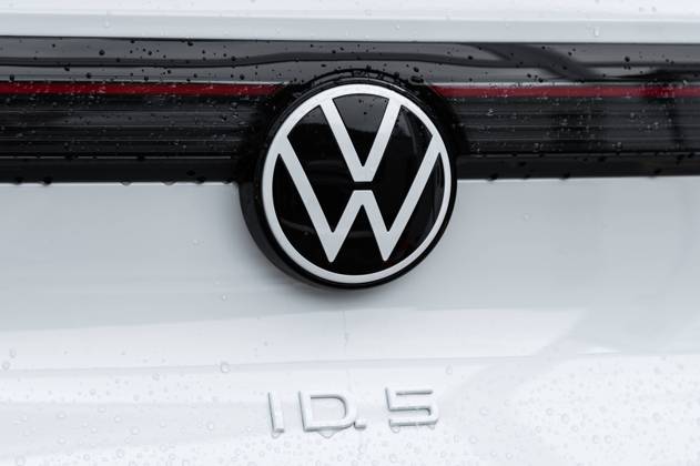 An ID 5 stands in front of a car dealership Villingen Schwenningen Baden Württemberg Germany