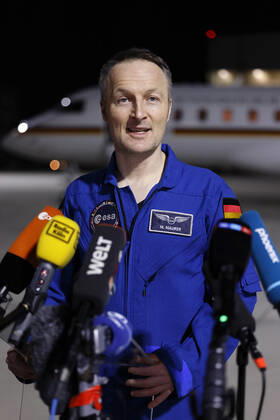 German astronaut Matthias Maurer returns to Germany after his mission on the International Space Station ISS The astronaut of the European Space Agency ESA was the twelfth German in the cosmos Early Saturday morning, his plane landed in the military section of Cologne Bonn Airport Cologne, 07 05 2022 NRW Germany Copyright: xChristophxHardtx
