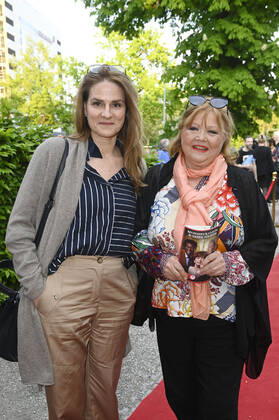 Susann Uplegger and Franziska Troegner at the premiere of the play Monsieur Claude and his daughters part 2 at Schlosspark Theater Berlin, 07 05 2022 Foto:xF.xKernx xFuturexImage