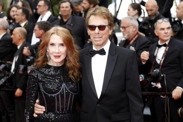 Jerry Bruckheimer with wife Linda Bruckheimer at the premiere of the feature film Top Gun Maverick at the Festival de Cannes 2022 75 Cannes International Film Festival at the Palais des Festivals Cannes, 18 05 2022. Foto:xD.xBedrosianx xFuturexImage