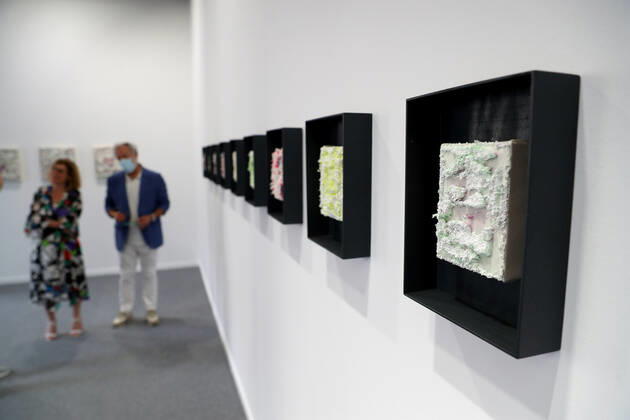 (220519) -- LISBON, May 19, 2022 -- People visit the ARCOlisboa international contemporary art fair in Lisbon, Portugal, on May 19, 2022. The ARCOlisboa 2022 which kicked off on Thursday, will last till May 22. (Photo by Xinhua) PORTUGAL-LISBON-INTERNATIONAL CONTEMPORARY ART FAIR PedroxFiuza 