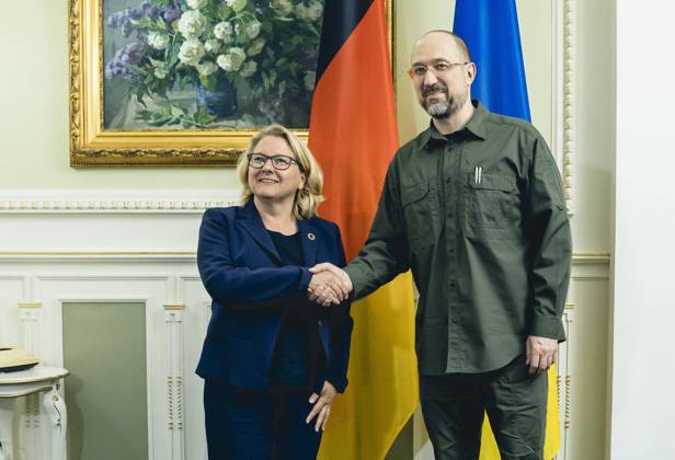 German Development Minister Svenja Schulze SPD meets Denys Shmyhal, Prime Minister of Ukraine Kiev, 27 05 2022 Kiev Ukraine Copyright: xXanderxHeinlx