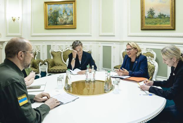 German Development Minister Svenja Schulze SPD meets Denys Shmyhal, Prime Minister of Ukraine Kiev, 27 05 2022 Kiev Ukraine Copyright: xXanderxHeinlx