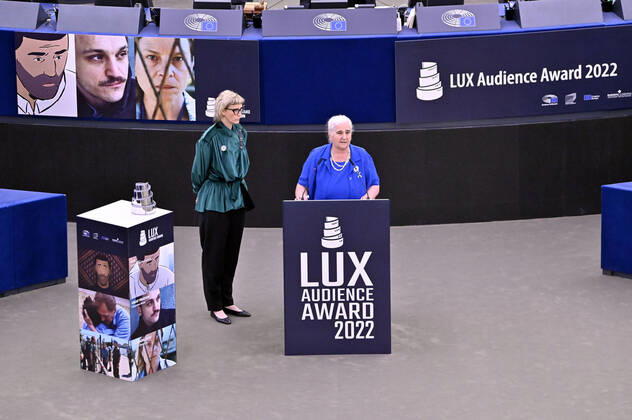 Jasmila Zbanic and Munira Subasic with the award for the best film Quo Vadis, Aida at the Lux Audience Award 2022 ceremony in the plenary hall of the European Parliament Strasbourg, 08 06 2022 Foto:xD.xAnoraganingrumx xFuturexImage