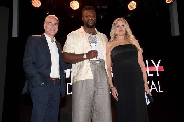 Santa Margherita di Pula. Forte Village. Final evening Filming Italy Sardegna Festival. Pictured: Winston Duke and Tiziana Rocca  Copyright: xMaurizioxD Avanzox xipa-agency.nx xMaurizioxDxAvanzox