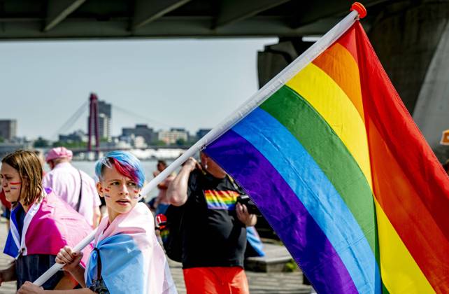 2022 06 18 11 20 29 ROTTERDAM The Pride March traditionally moves through the city during Pink Saturday This year s event will be held in Rotterdam with a march, information market and performances that reflect on the emancipation of the LGBTQ community ANP ROBIN UTRECHT netherlands out belgium out Copyright: xx x450588398x originalFilename: 450588398