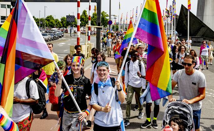 2022 06 18 13 19 52 ROTTERDAM The Pride March traditionally moves through the city during Pink Saturday This year s event will be held in Rotterdam with a march, information market and performances that reflect on the emancipation of the LGBTQ community ANP ROBIN UTRECHT netherlands out belgium out Copyright: xx x450591851x originalFilename: 450591851
