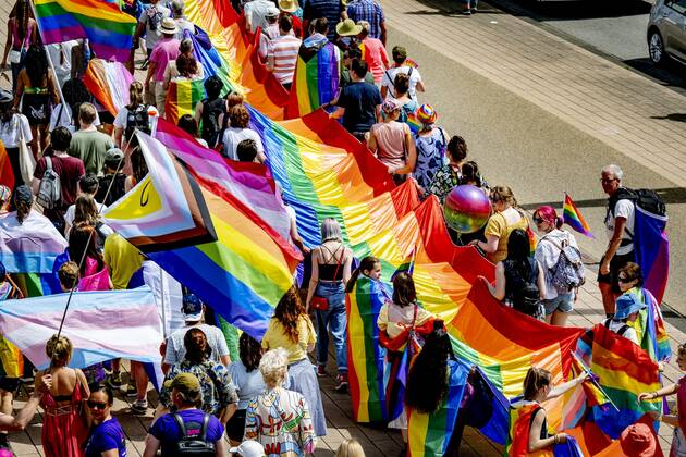 2022 06 18 12 34 57 ROTTERDAM The Pride March traditionally moves through the city during Pink Saturday This year s event will be held in Rotterdam with a march, information market and performances that reflect on the emancipation of the LGBTQ community ANP ROBIN UTRECHT netherlands out belgium out Copyright: xx x450592002x originalFilename: 450592002