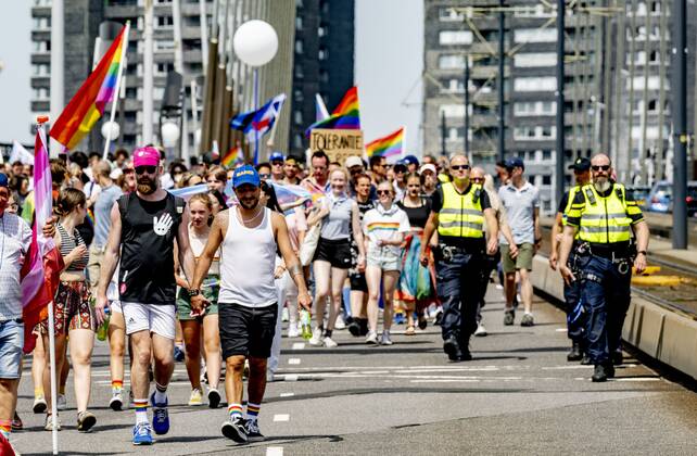 2022 06 18 12 30 51 ROTTERDAM The Pride March traditionally moves through the city during Pink Saturday This year s event will be held in Rotterdam with a march, information market and performances that reflect on the emancipation of the LGBTQ community ANP ROBIN UTRECHT netherlands out belgium out Copyright: xx x450592140x originalFilename: 450592140