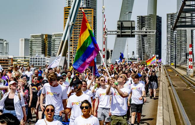 2022 06 18 12 32 30 ROTTERDAM The Pride March traditionally moves through the city during Pink Saturday This year s event will be held in Rotterdam with a march, information market and performances that reflect on the emancipation of the LGBTQ community ANP ROBIN UTRECHT netherlands out belgium out Copyright: xx x450592143x originalFilename: 450592143