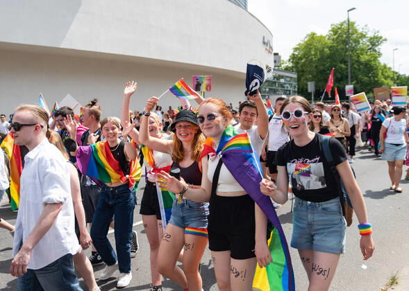 Oldenburg CSD Northwest in Oldenburg, 18 06 2022 Around 9,000 people demonstrated for sexual and gender diversity during Christopher Street Day in Oldenburg CSD Northwest in Oldenburg, 18 06 2022 Copyright: xFabianxSteffens Eibner-Pressefotx EP_FSS