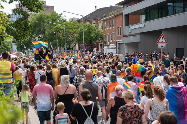 Oldenburg CSD Northwest in Oldenburg, 18 06 2022 Around 9,000 people demonstrated for sexual and gender diversity during Christopher Street Day in Oldenburg CSD Northwest in Oldenburg, 18 06 2022 Copyright: xFabianxSteffens Eibner-Pressefotx EP_FSS