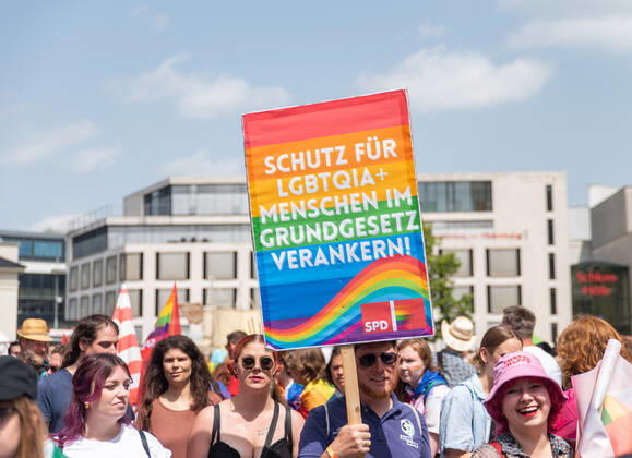 Oldenburg CSD Northwest in Oldenburg, 18 06 2022 Around 9,000 people demonstrated for sexual and gender diversity during Christopher Street Day in Oldenburg CSD Northwest in Oldenburg, 18 06 2022 Copyright: xFabianxSteffens Eibner-Pressefotx EP_FSS