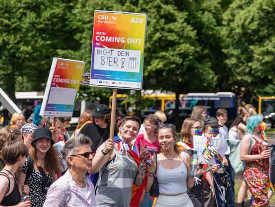 Oldenburg CSD Northwest in Oldenburg, 18 06 2022 Around 9,000 people demonstrated for sexual and gender diversity during Christopher Street Day in Oldenburg CSD Northwest in Oldenburg, 18 06 2022 Copyright: xFabianxSteffens Eibner-Pressefotx EP_FSS