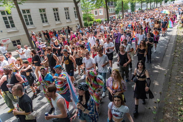 Oldenburg CSD Northwest in Oldenburg, 18 06 2022 Around 9,000 people demonstrated for sexual and gender diversity during Christopher Street Day in Oldenburg CSD Northwest in Oldenburg, 18 06 2022 Copyright: xFabianxSteffens Eibner-Pressefotx EP_FSS