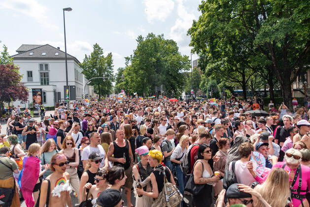 Oldenburg CSD Northwest in Oldenburg, 18 06 2022 Around 9,000 people demonstrated for sexual and gender diversity during Christopher Street Day in Oldenburg CSD Northwest in Oldenburg, 18 06 2022 Copyright: xFabianxSteffens Eibner-Pressefotx EP_FSS