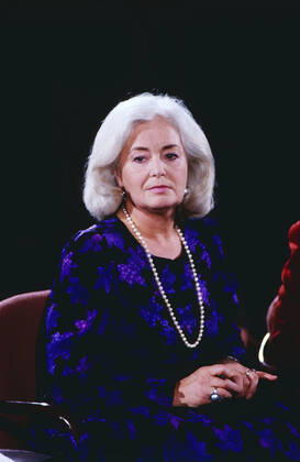 GWYNETH JONES Gwyneth Jones, britische Opernsängerin, Sopranistin, Portraitaufnahme, Deutschland, 1988. Gwyneth Jones, British Opera singer, dramatic soprano, portrait shot, Germany, 1988., Deutschland Copyright: kpa UnitedArchives55023959 EDITORIAL USE ONLY
