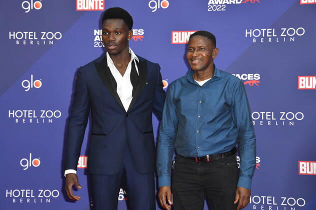 Bless Amada with father at the Bunte New Faces Awards Film 2022 at the Delphi Filmpalast Berlin, 23 06 2022 Foto:xN.xKubelkax xFuturexImage