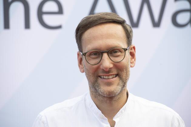 Simon BEECK, presenter, red carpet, red carpet show, presentation of the Grimme Online Awards 2022 on 23 06 2022 in the Flora Koeln,