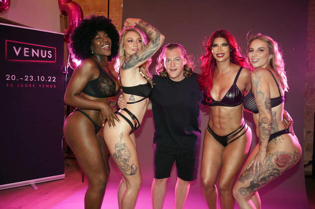 Josy Black, Fiona Fuchs, Ron Bielecki, Micaela Schäfer and Hanna Secret at the Venus 2022 campaign shoot at Inclover Studio Berlin, 27 06 2022 Foto:xT.xBartillax xFuturexImage