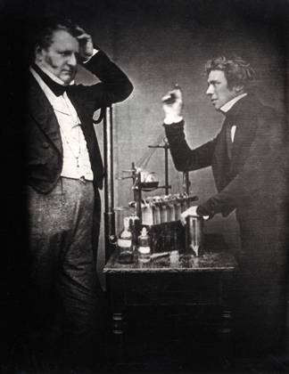 Michael Faraday (right) with John Frederick Daniell (inventor of the electrochemical cell). Copy photograph after the 1843 original. Copyright: xpiemagsx
