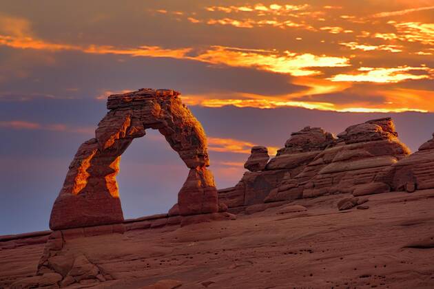 Delicate Arch Arch of rock at Sunset, Arches national park, Utah, UNITED STATES, North America Copyright: imageBROKER IngoxSchulz iblisb08345792.jpg