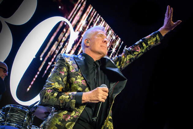 July 4, 2022, Toronto, Ontario, Canada: Martin Fry, lead singer of the English new wave band ABC, performing at a sold out show at El Mocambo in Toronto. Toronto Canada - ZUMAs197 20220704_zaa_s197_217 Copyright: xAngelxMarchinix