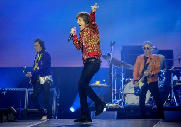 2022 07 07 20 48 28 AMSTERDAM Singer Mick Jagger during the concert of The Rolling Stones in the Johan Cruijff ArenA With the SIXTY tour, Mick Jagger, Keith Richards and Ronnie Wood make their long awaited return ANP KIPPA ROBIN VAN LONKHUIJSEN netherlands out belgium out  Copyright: xx x451459847x originalFilename: 451459847.jpg