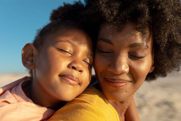 IMAGO Creative: Business - Work-Life Balance Close-up of african american girl with eyes closed relaxing on mother s shoulder at beach Close-up of african american girl with eyes closed relaxing on mother s shoulder at beach. unaltered, family, lifestyle, togetherness and holiday concept., model released, , property released, Cape Town, South Africa, , 3137222.jpg, people,close,african american,american girl,eye,closed,relaxing,mother,shoulder,beach,unaltered,family,lifestyle,togetherness,holiday concept,parent,daughter,together,young,mom,sea,happy,ocean,happiness,leisure,vacation,kid,childhood,father,fun,love,coast,son,adult,african,american,girl,holiday,concept Child,Girl,Female,Black,Young Adult,Woman