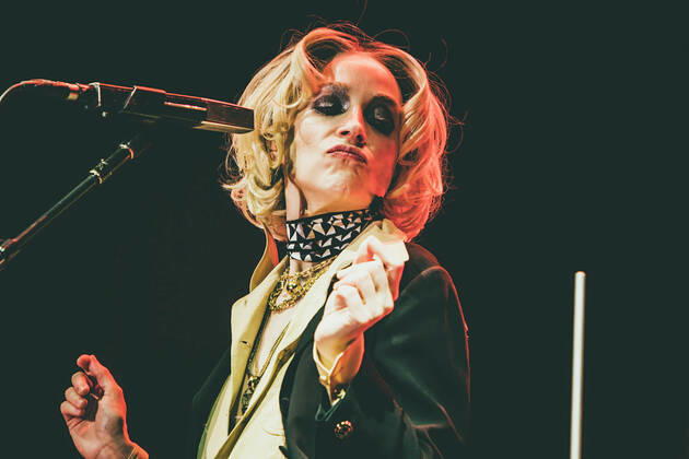 July 8, 2022, Madrid, Spain: Annie Clark better known as St Vincent performs on stage at MadCool festival in Ifema, Madrid. Madrid Spain - ZUMAs197 20220708_zaa_s197_069 Copyright: xValeriaxMagrix