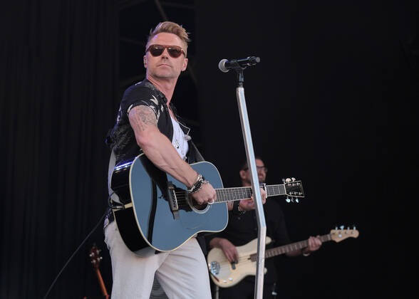 July 10, 2022, Great Tew, Oxfordshire, United Kingdom: Irish-born singer, songwriter, television presenter, and host of the Magic Radio breakfast show, Ronan Patrick John Keating, former member of boy band Boyzone performing live at Cornbury Festival. Great Tew United Kingdom - ZUMAs197 20220710_zaa_s197_307 Copyright: xDawnxFletcher-Parkx