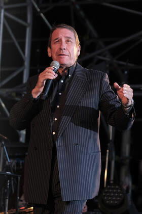 July 10, 2022, Great Tew, Oxfordshire, United Kingdom: Julian Michael Holland OBE aka Jools Holland, English pianist singer, songwriter, producer, composer, television presenter and former member of the band Squeeze, performing live on stage at Cornbury Festival. Great Tew United Kingdom - ZUMAs197 20220710_zaa_s197_317 Copyright: xDawnxFletcher-Parkx