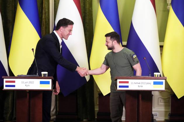 Ukraine-Krieg, Jahrestag der Invasion, Persönlichkeiten besuchen die Ukraine, Archivbilder News Themen der Woche KW28 News Bilder des Tages Joint briefing of Volodymyr Zelenskyy and Mark Rutte KYIV, UKRAINE - JULY 11, 2022 - President of Ukriane Volodymyr Zelenskyy (R) and Prime Minister of the Kingdom of the Netherlands Mark Rutte are pictured during a joint briefing in Kyiv, capital of Ukraine. This photo cannot be distributed in the russian federation.NO USE RUSSIA. NO USE BELARUS. Kyiv Ukraine  Copyright: xPavloxBahmutx originalFilename: ukrinform-jointbri220711_npdbb