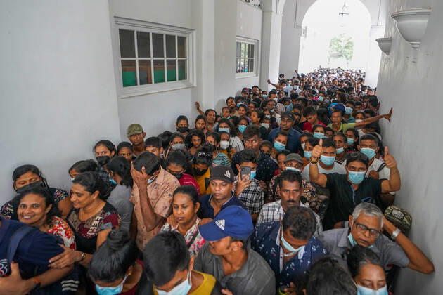 Two Days After Protesters Stormed Into President s House In Sri Lanka Thousands of people crowded the capital to take a look into the President s palace two days after protesters stormed into President s house in Colombo Sri Lanka on July 11, 2022. Colombo Sri Lanka Copyright: xThilinaxKaluthotagex originalFilename: kaluthotage-notitle220711_npHjf