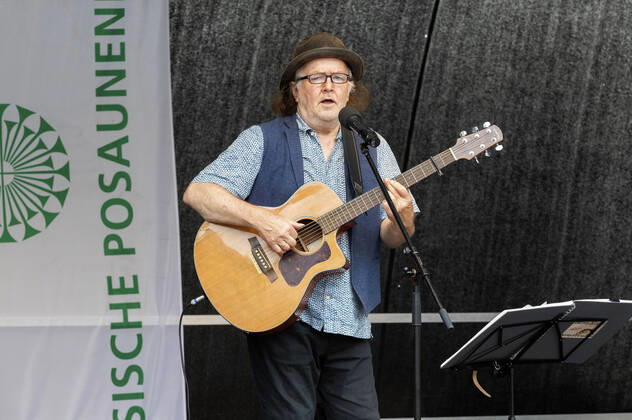 Gerhard Schöne live at the family concert Everything must start small of the 56 state trombone festival on the main market Bautzen, 09 07 2022 Foto:xM.xWehnertx xFuturexImage