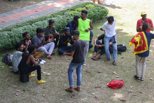Three days after protesters stormed into President s House in Sri Lanka Thousands of people crowded the capital to take a look into the President s palace three days after protesters stormed into President s house in Colombo. Colombo Western Sri Lanka Copyright: SamanxAbesiriwardana