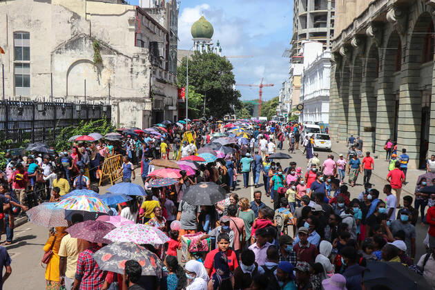 Three days after protesters stormed into President s House in Sri Lanka Thousands of people crowded the capital to take a look into the President s palace three days after protesters stormed into President s house in Colombo. Colombo Western Sri Lanka Copyright: SamanxAbesiriwardana