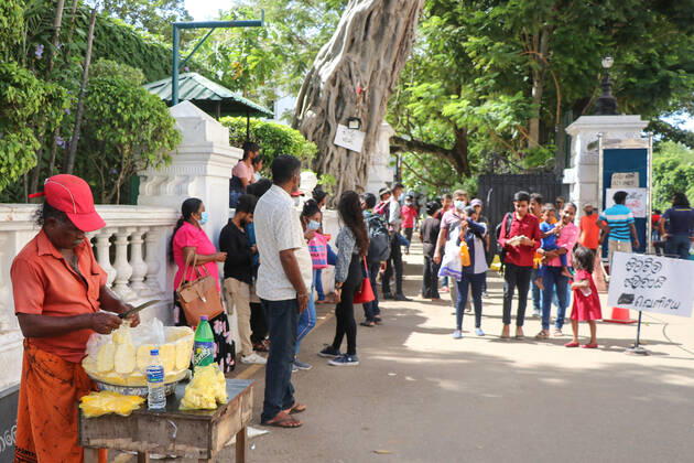 Three days after protesters stormed into President s House in Sri Lanka Thousands of people crowded the capital to take a look into the President s palace three days after protesters stormed into President s house in Colombo. Colombo Western Sri Lanka Copyright: SamanxAbesiriwardana