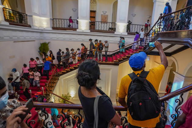 Three Days After Protesters Stormed Into President s House In Sri Lanka Thousands of people crowded the capital to take a look into the President s palace three days after protesters stormed into President s house in Colombo, Sri Lanka on July 12, 2022 Colombo Sri Lanka Copyright: xThilinaxKaluthotagex originalFilename: kaluthotage-notitle220712_np6Ch