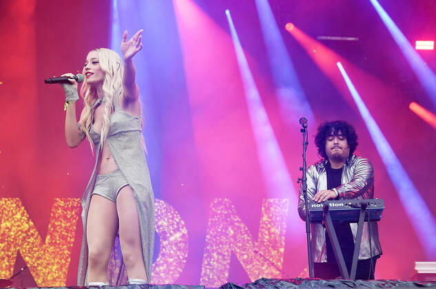 July 11, 2022, Quebec City, Quebec, Canada: Cannons - Michelle Joy, Paul Davis perform during Day 6 of the Festival D ete De Quebec 2022 on the Plains of Abraham on July 11, 2022 in Quebec City, Quebec. Quebec City Canada - ZUMAs181 20220711_zea_s181_001 Copyright: xImagespacex