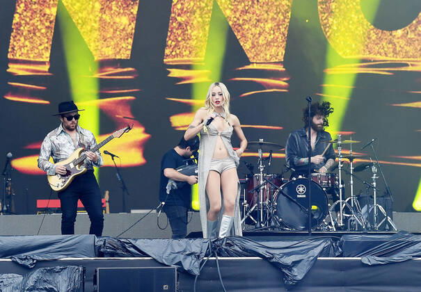 July 11, 2022, Quebec City, Quebec, Canada: Cannons - Michelle Joy, Paul Davis and Ryan Clapham perform during Day 6 of the Festival D ete De Quebec 2022 on the Plains of Abraham on July 11, 2022 in Quebec City, Quebec. Quebec City Canada - ZUMAs181 20220711_zea_s181_021 Copyright: xImagespacex
