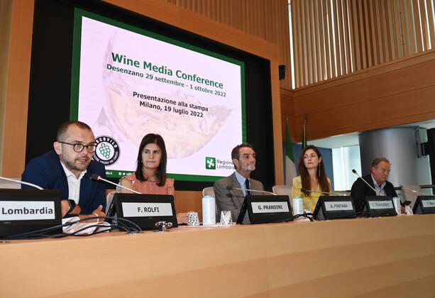 Milan, Italy Wine Media Conference world review dedicated to the communication of wine in Lombardy attended by Attilio Fontana President of the Lombardy Region, Councilor Rolfi of the Lombardy Region together with the president of Ascovilo Giovanna Prandini and the journalist and author Laura Donadoni, in video link from the United States Allan Wright president of the Wine Media Conference. The event will take place in Desenzano del Garda from 27 September to 3 October 2022 In the picture: Giovanna Prandini president Ascovilo, Attilio Fontana President of the Lombardy Region, councilor Rolfi Lombardy Region, Laura Donadoni during the event presentation  Copyright: xNickxZonnax xipa-agency.netx xNickxZonnax