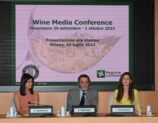 Milan, Italy Wine Media Conference world review dedicated to the communication of wine in Lombardy attended by Attilio Fontana President of the Lombardy Region, Councilor Rolfi of the Lombardy Region together with the president of Ascovilo Giovanna Prandini and the journalist and author Laura Donadoni, in video link from the United States Allan Wright president of the Wine Media Conference. The event will take place in Desenzano del Garda from 27 September to 3 October 2022 In the picture: Giovanna Prandini president Ascovilo, Attilio Fontana President of the Lombardy Region, Laura Donadoni during the event presentation  Copyright: xNickxZonnax xipa-agency.netx xNickxZonnax