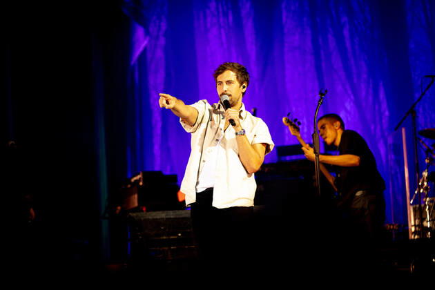 The singer songwriter Max Giesinger performs on Tuesday 26 07 22 in the castle Eyrichshof in Ebern district Haßberge in front of about 3000 visitors Copyright: HMBxMedia PattyxVarasano