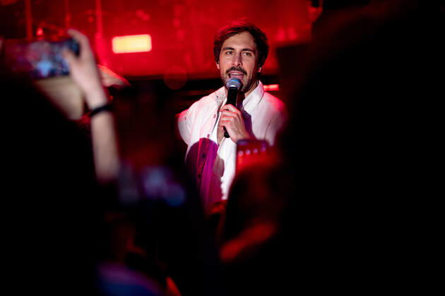 The singer songwriter Max Giesinger performs on Tuesday 26 07 22 in the castle Eyrichshof in Ebern district Haßberge in front of about 3000 visitors Copyright: HMBxMedia PattyxVarasano