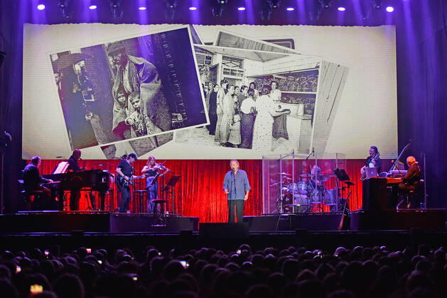 July 29, 2022, Sitges, Barcelona, Spain: The Spanish singer-songwriter and poet Joan Manuel Serrat (78), performs at Jardines de Terramar in Sitges, before 2100 people with a Sold Out at the box office in one of the concerts that is part of his tour of farewell, The vice of singing, 1965-2022 Sitges Spain - ZUMAs197 20220729_zaa_s197_200 Copyright: xRamonxCostax