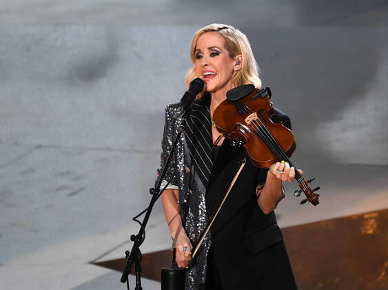 July 30, 2022, Mountain View, CA, USA: The Chicks - Martie Maguire performs at Shoreline Amphitheatre on July 30, 2022 in Mountain View, California. Mountain View USA - ZUMAs181 20220730_zea_s181_053 Copyright: xImagespacex